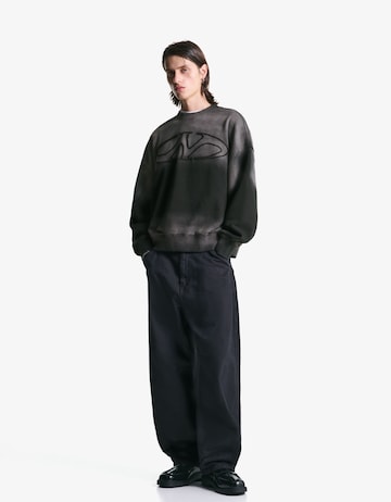 BershkaSweater majica - siva boja
