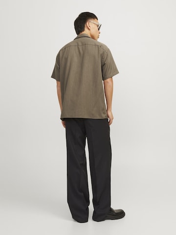 pilka JACK & JONES Patogus modelis Marškiniai 'CAARON'
