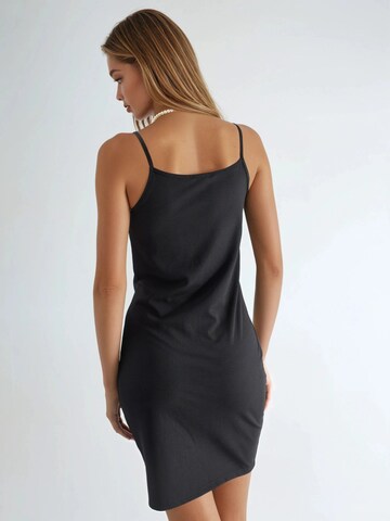 Hiccup Dress in Black