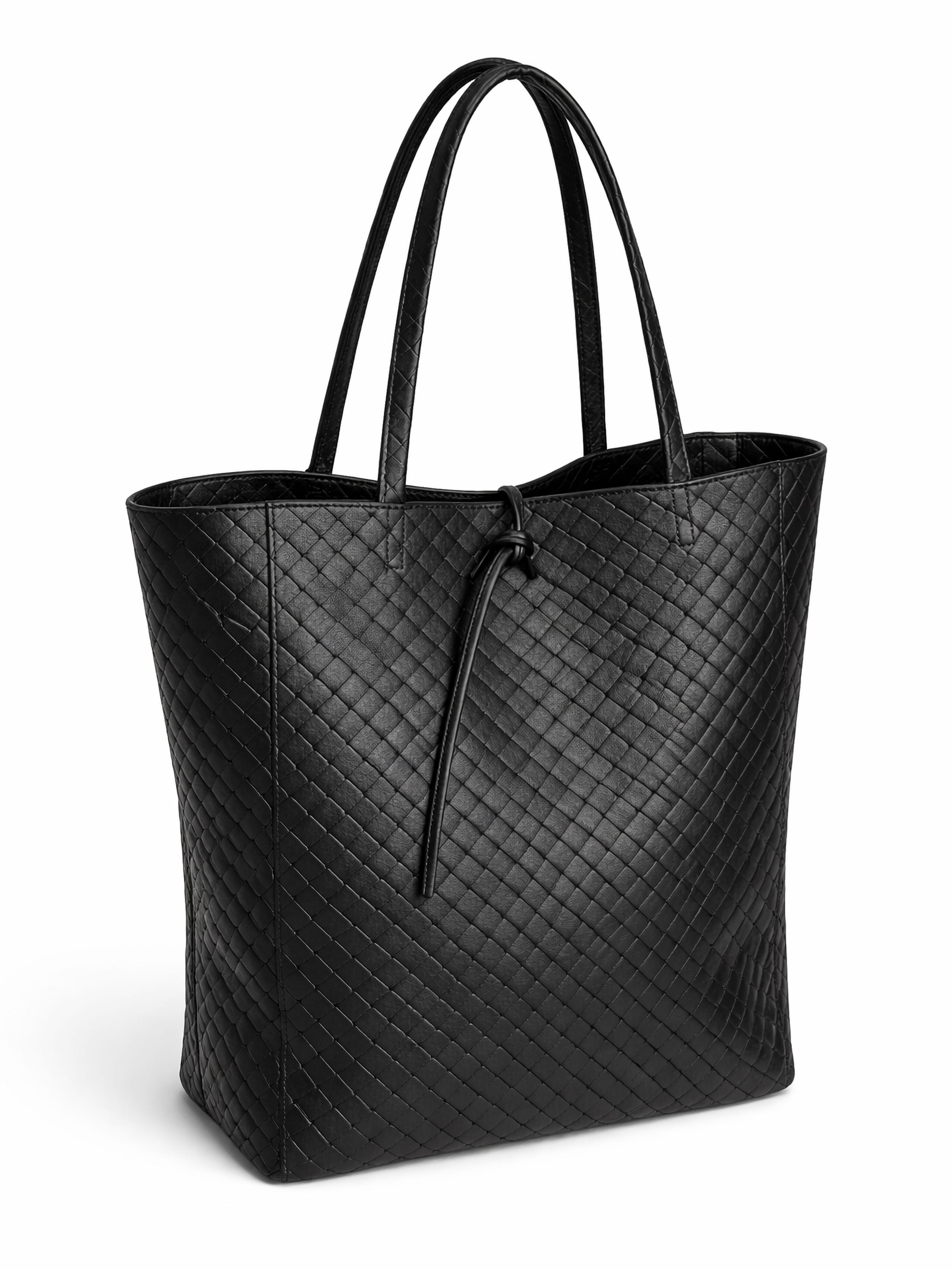 COLLEZIONE ALESSANDRO Shoulder Bag 'Flecht' in Black: front