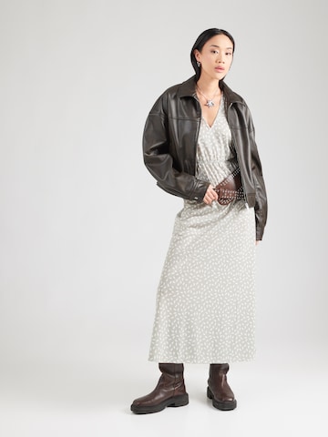 Robe 'Ilona' ABOUT YOU en vert