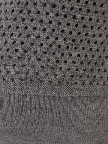 LOVE2WAIT Gebreide jurk in Grijs