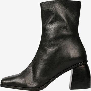 Scalpers Ankle Boots in Black: front