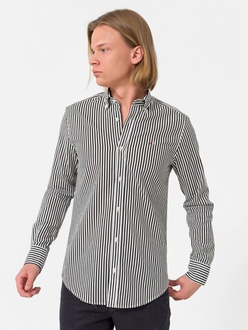 By Diess Collection - Regular Fit Camisa em preto