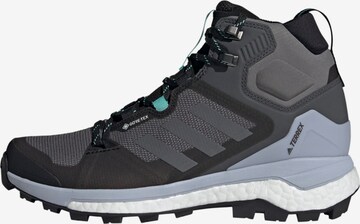 Boots 'Skychaser 2' di adidas Terrex in grigio: frontale