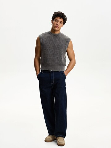 Bershka Pullunder in Grau