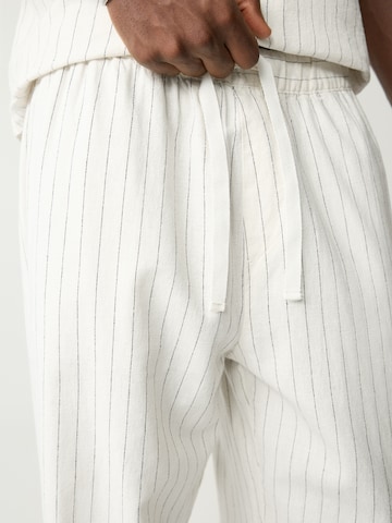 Pull&Bear Regular Pants in White