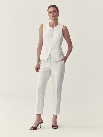 Vestă de la TATUUM pe alb