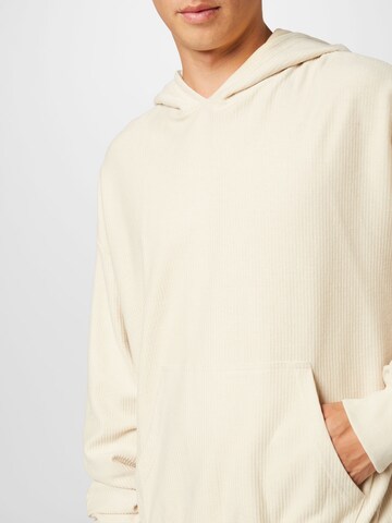 Urban Classics Sweatshirt in Beige