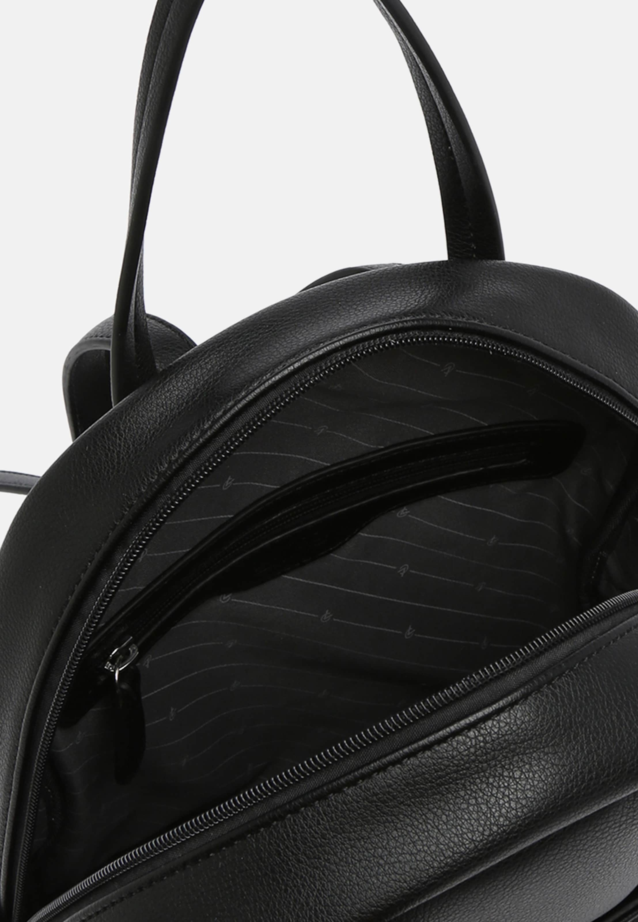 L credi hotsell black leather backpack