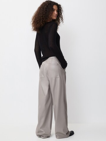 Pull&Bear Wide leg Pleat-Front Pants in Purple