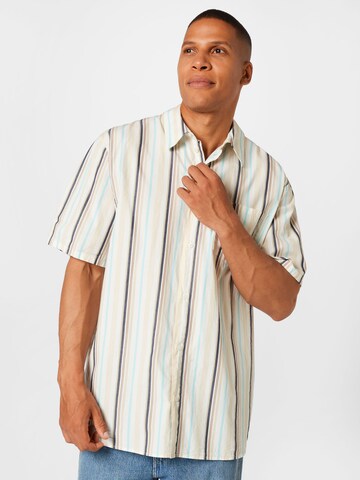 WEEKDAY Comfort fit Button Up Shirt 'Vincent' in White: front