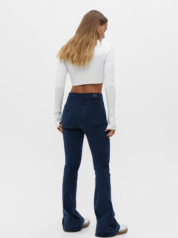 Pull&Bear Flared Jeans in Blauw