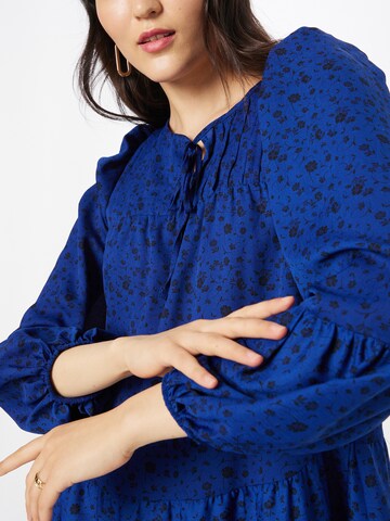Rochie tip bluză de la Wallis pe albastru