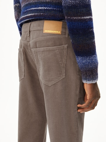 ARMEDANGELS Loosefit Broek in Bruin