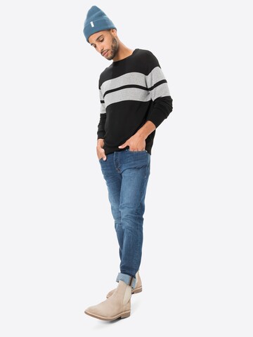 NU-IN - Regular Fit Pullover em preto