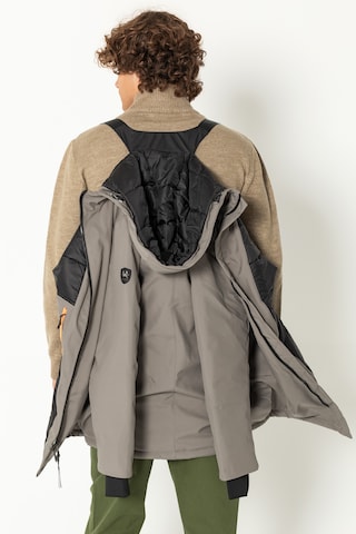 Ron Tomson Winterjacke, Model trägt Größe M in Grau