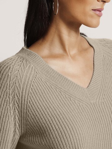 MADELEINE Trui in Beige