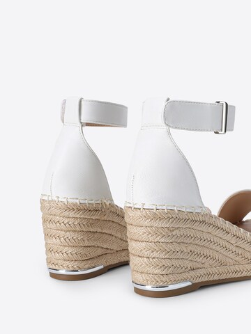 Dream Pairs Sandals in White