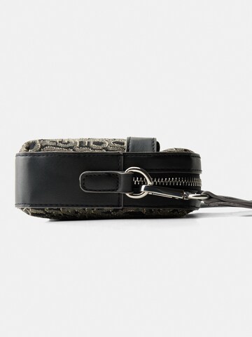 Bershka Tasche in Schwarz