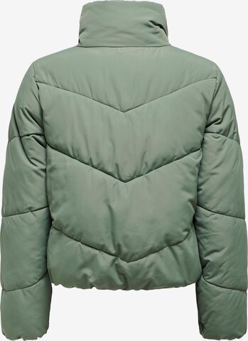ONLY Демисезонная куртка 'MAGGI' в Зеленый