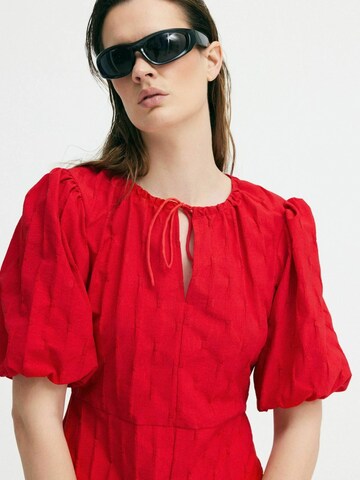 Robe ' BionaRS ' Résumé en rouge