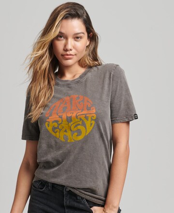 Superdry T-Shirt in Grau: predná strana