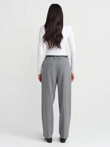 Regular Pantalon Dilvin en gris