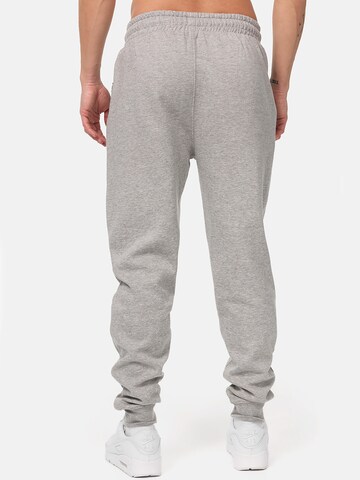 Tapered Pantaloni di LONSDALE in grigio