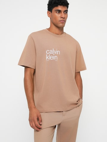 Calvin Klein Jeans - Camiseta '20S IO' en beige