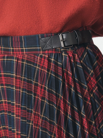 Next - Falda en rojo
