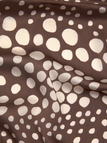 Pull&Bear Doek 'W3  PAÑUELO LUNARES IRREGULARES' in Bruin