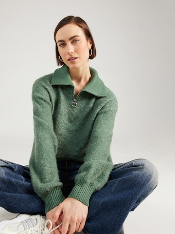 GARCIA Sweater in Green: front