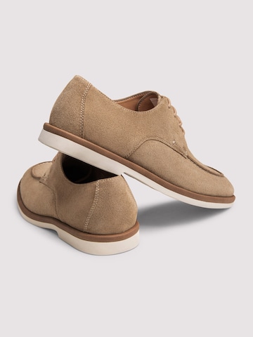Pantofi de la Ombre pe bej