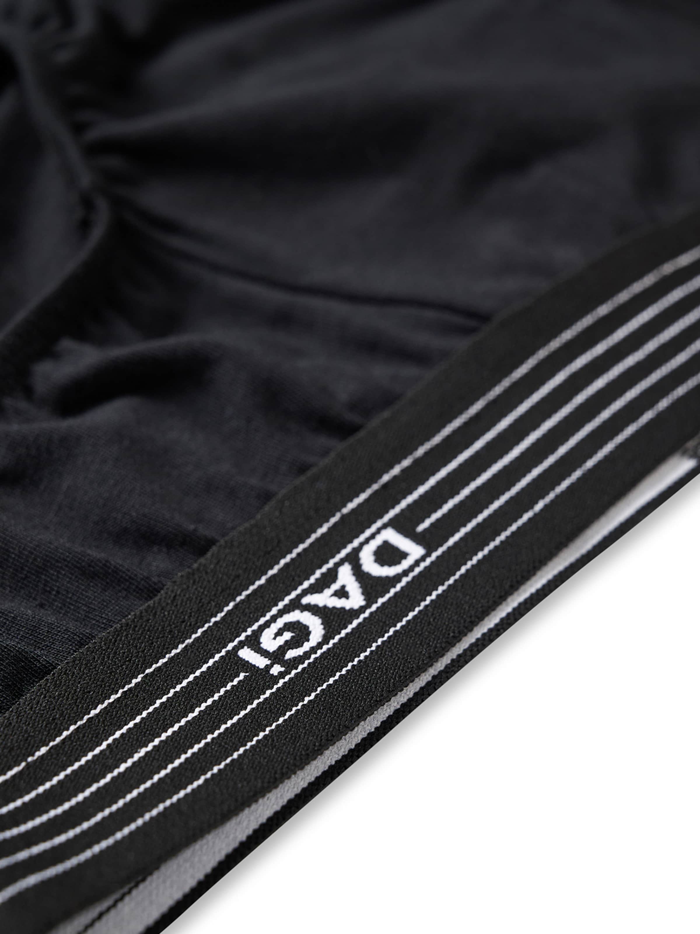 Slip de la Dagi pe negru