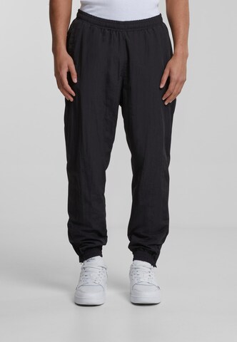 Tapered Pantaloni sport 'KM-PL074-001-01' de la Karl Kani pe negru