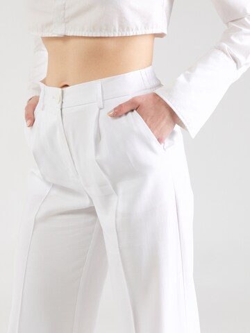 Loosefit Pantaloni con pieghe di Tally Weijl in bianco