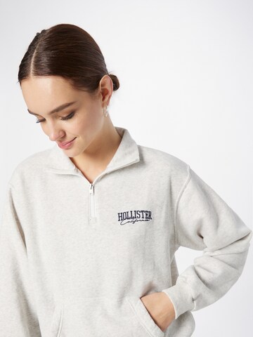 HOLLISTER Sweatshirt in Grau