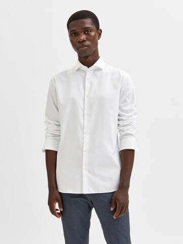 Coupe slim Chemise business 'Ethan' SELECTED HOMME en blanc : devant