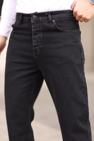 Trendyol Regular Jeans in Schwarz