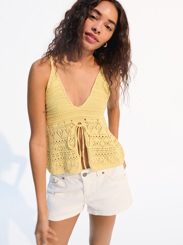 Bershka Knitted top in Yellow: front
