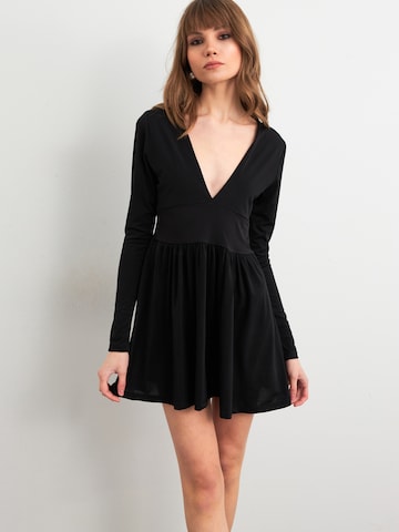 Cool & Sexy Šaty – černá: přední strana