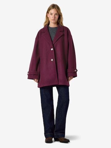 Noisy may Between-Seasons Coat in Brown