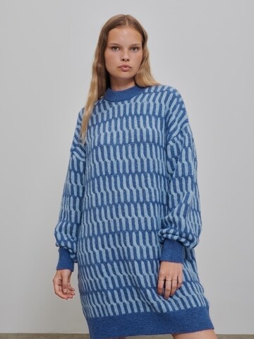 florence by mills exclusive for ABOUT YOU Knit dress 'Windy drive' in Blue: front