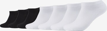 camano Socks in Black: front