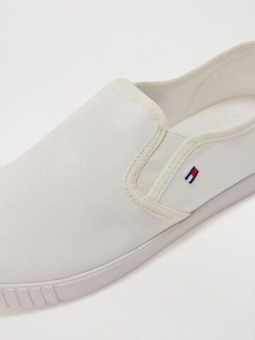 TOMMY HILFIGER Slip-Ons in White