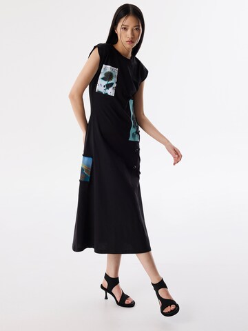 Twist Dress in Black