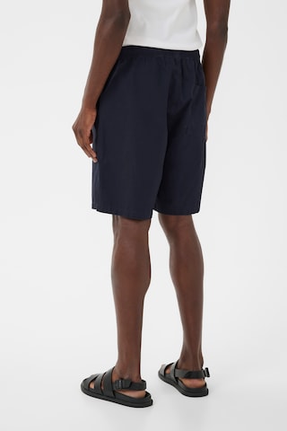 Matinique Regular Chino 'Noram' in Blauw