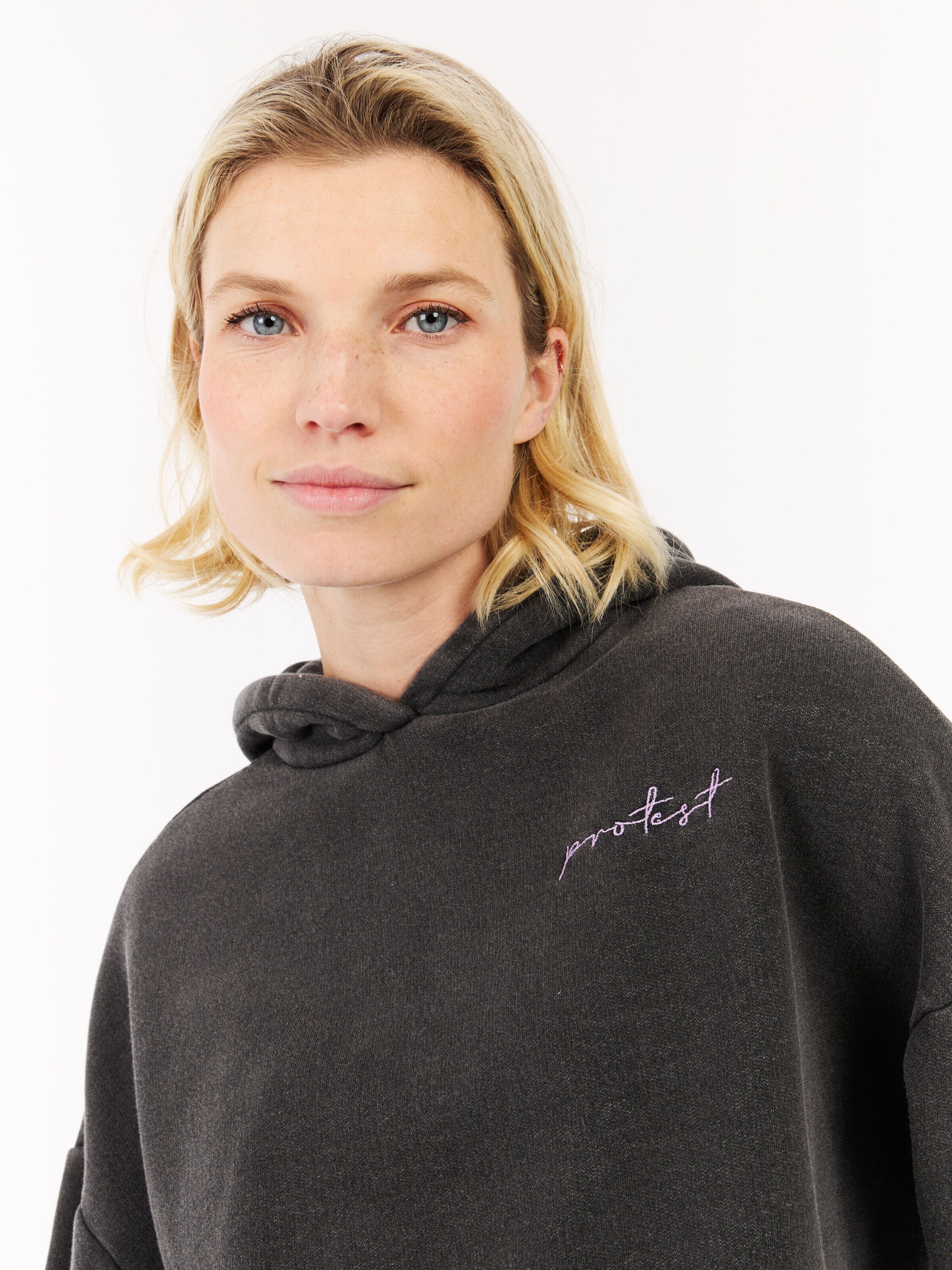 PROTEST Sweater 'PRTDAFNY' in Black
