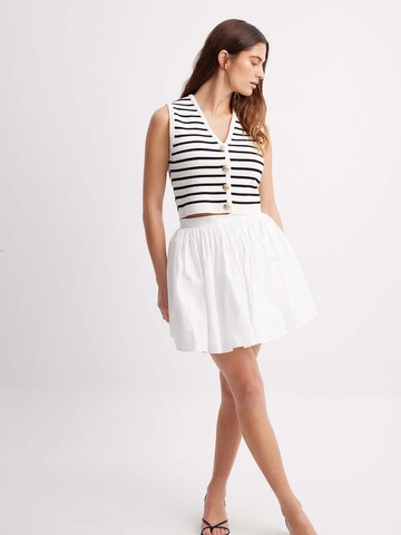 NA-KD Skirt in White: front